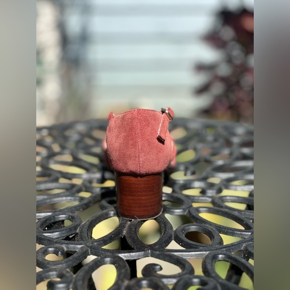 Hush Puppies — Sofie Cross Pump - Picture 4 of 7